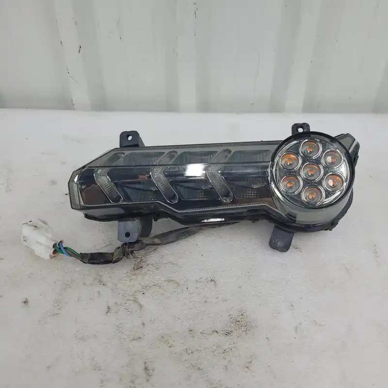 Pas Cher rh tail light